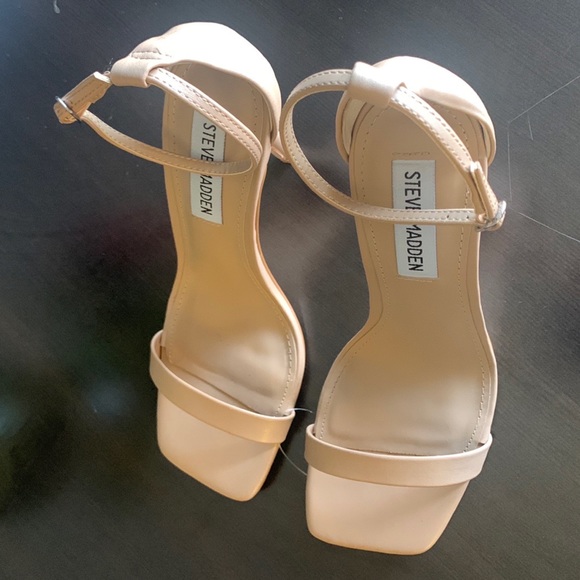 Steve Madden Stiletto Sandal Nude - Picture 1 of 8